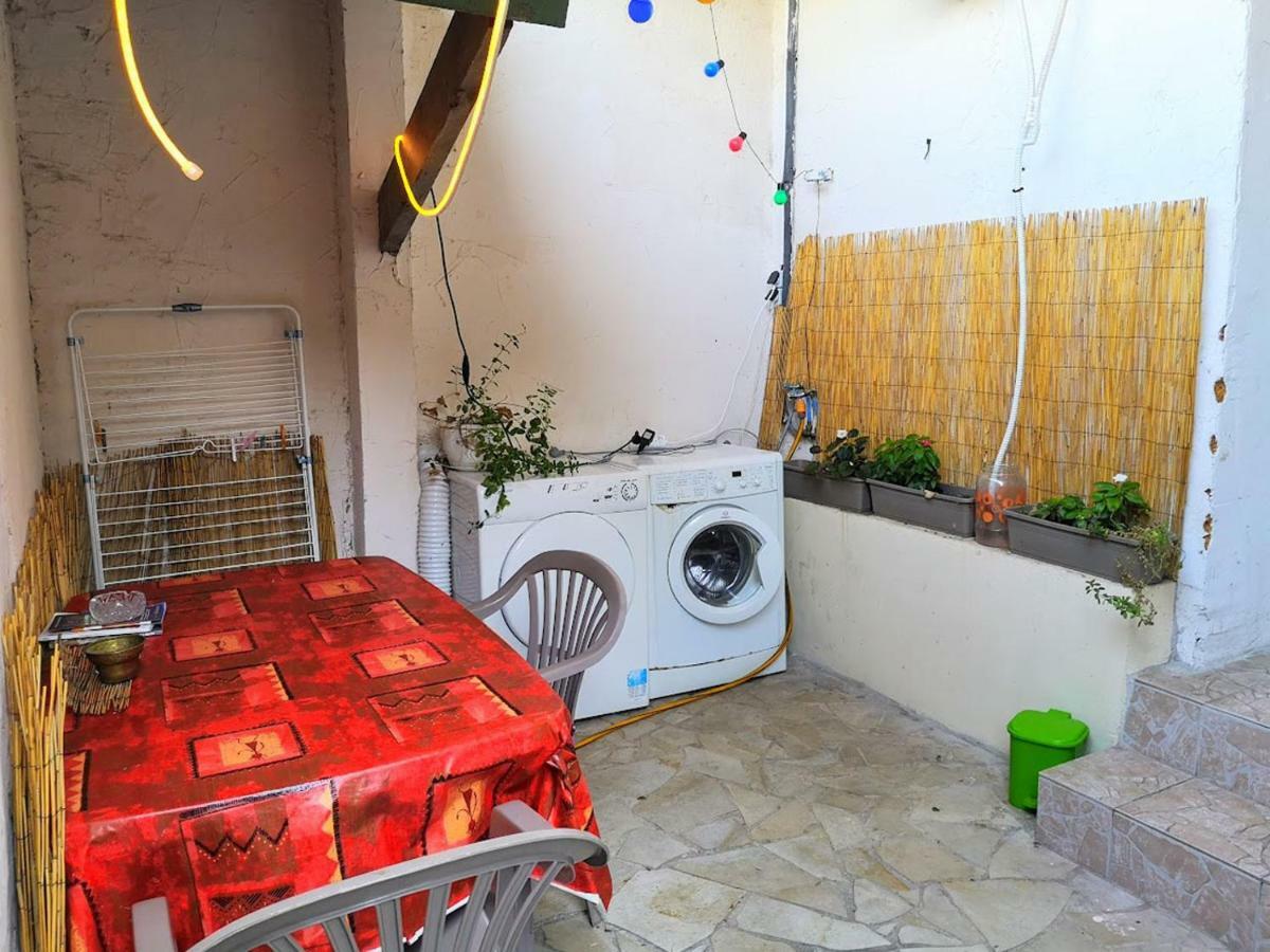 Hotel Mini Studio De 13 M2 Avec Terrasse 15 Mn Centre Nîmes Zewnętrze zdjęcie