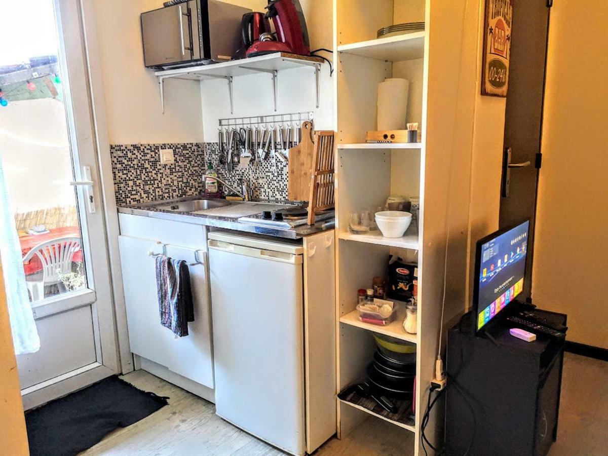 Hotel Mini Studio De 13 M2 Avec Terrasse 15 Mn Centre Nîmes Zewnętrze zdjęcie